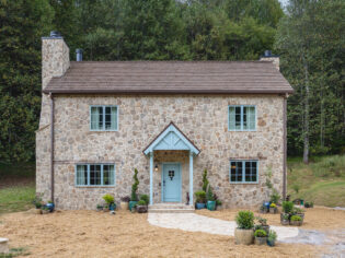 The Holiday Cottage in Ellijay, Georgia exterior