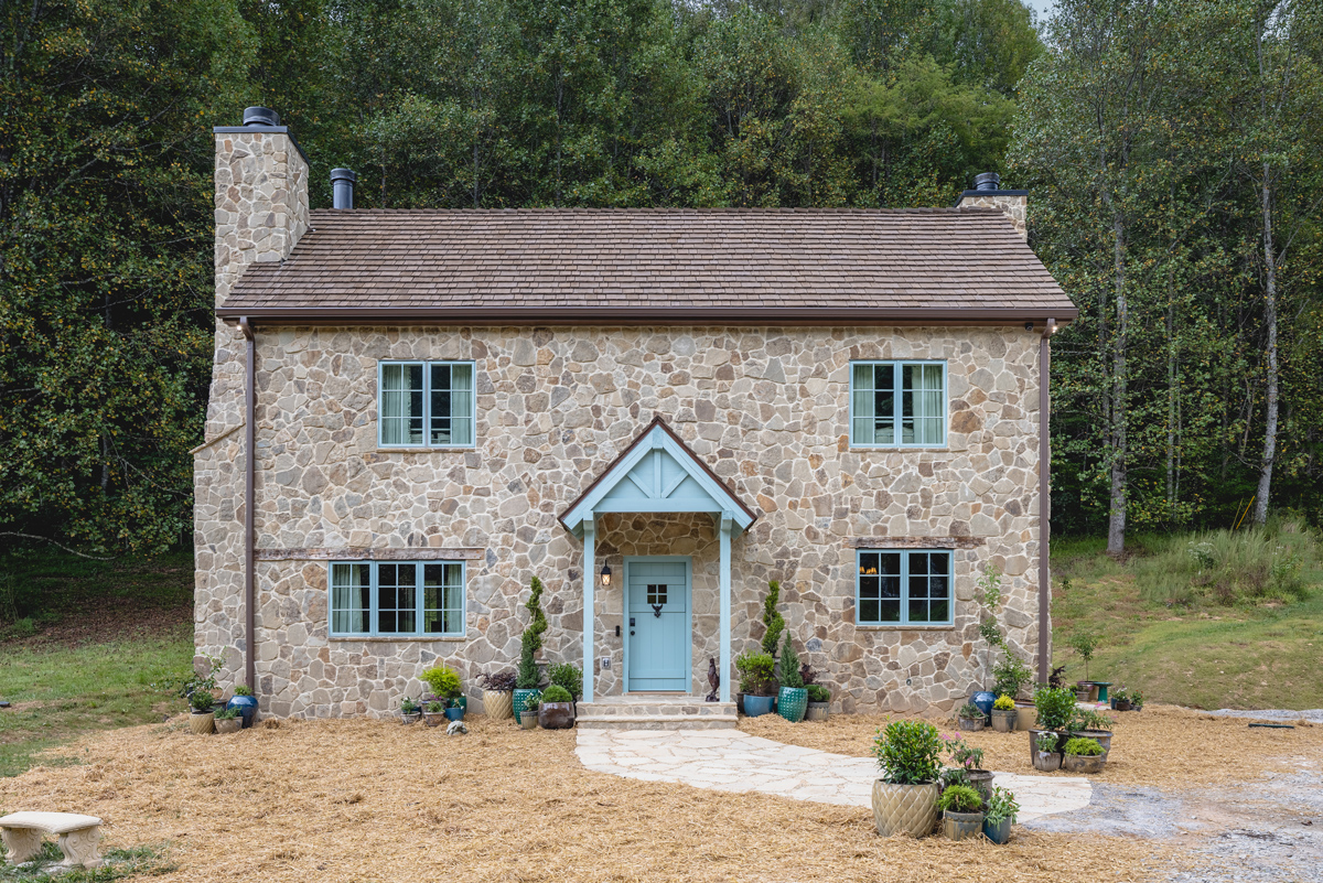 The Holiday Cottage in Ellijay, Georgia exterior
