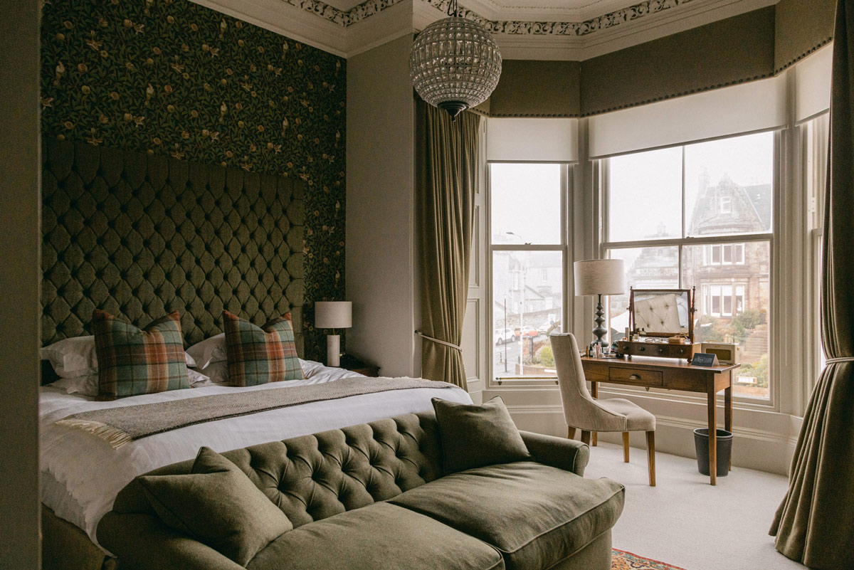 The Roseate Edinburgh Bedroom with view