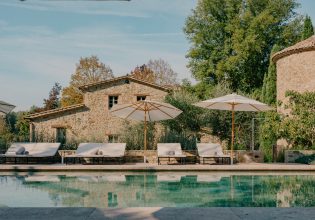 an outdoor pool with sun loungers at Vocabolo Mosacatelli