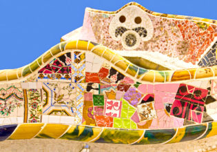 souvenirs catalan tiles barcelona park Güell