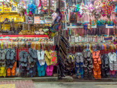 markets bangkok shopping food clothes discover sights bars art attractions