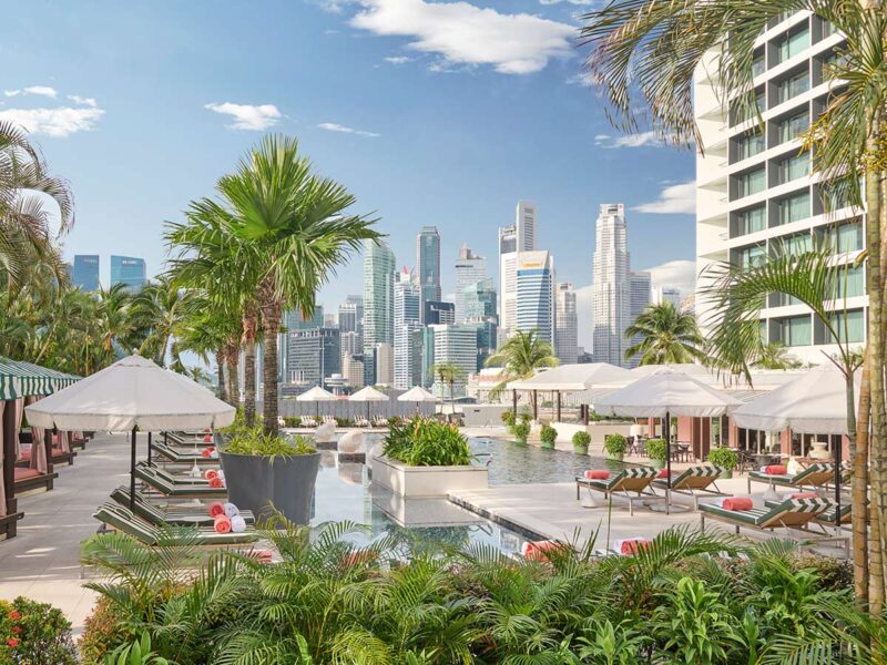 rootop pool at mandarin oriental marina bay singapore hotels