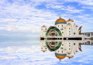 Melaka Straits Mosque in melaka malaysia