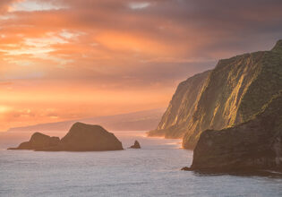 Pololu Sunrise on the island of hawai'i