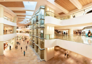 Pacific Place shopping mall, located above the Admiralty MTR station. Home to over 140 high-end shops and restaurants, Pacific Place also boasts its 'beauty gallery'.