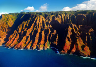 Nā Pali Coast on Kaua'i, Hawai'i.