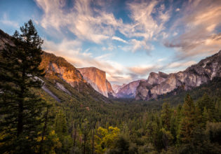 Yosemite National Park Valley from Tunnel View
