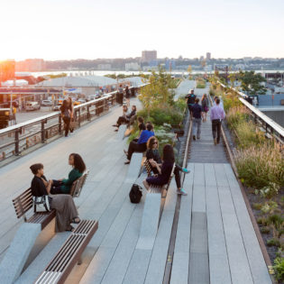 The High Line walkway, New York City.