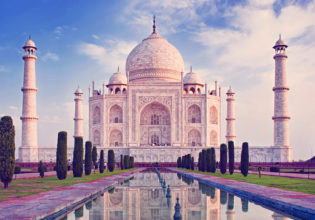 Experience the Taj Mahal with Webjet
