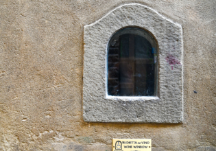 Florence wine window